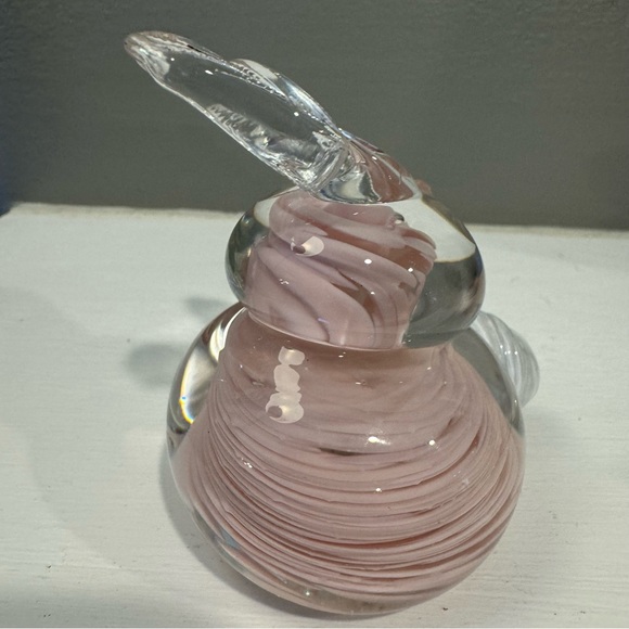 Handblown one of a kind glass bunny rabbit with pale pink swirl glass design - Picture 7 of 10